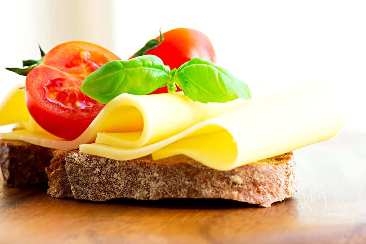 Sandwich with havarti cheese and fresh tomato