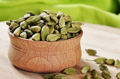 What Does Cardamom Taste Like? - Flavorful Home