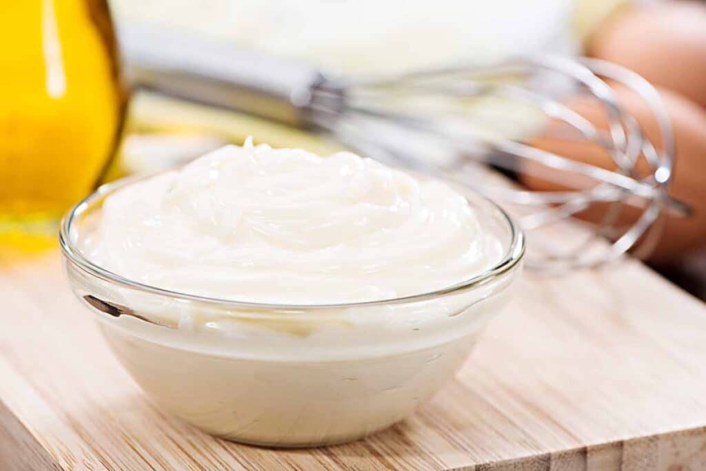 Whipped cream with lemon. 
